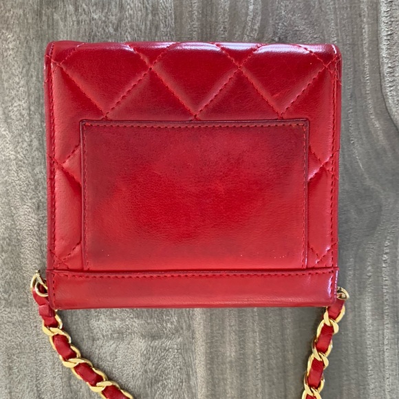Red vintage mini Chanel flap coin bag - Picture 4 of 6